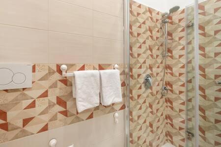 Iflat Lovely And Bright 2 Bed Flat Near Termini Rome Bagian luar foto